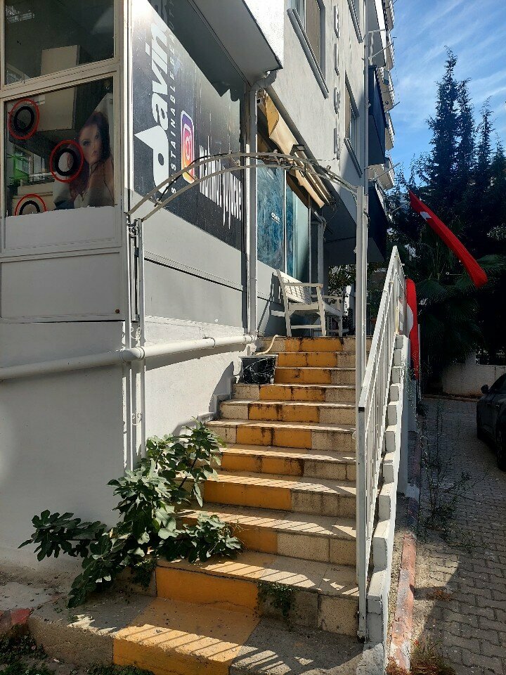 Hairdresser Mahmut Yuyucuer, Adana, photo