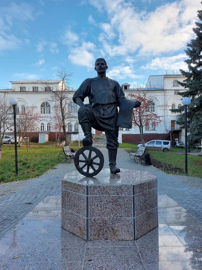 Monument to technology Самобеглая коляска Шамшуренкова, Yaransk, photo