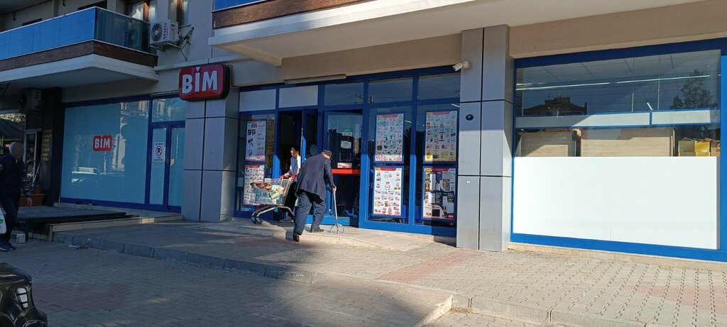 Supermarket Bim, Izmir, photo