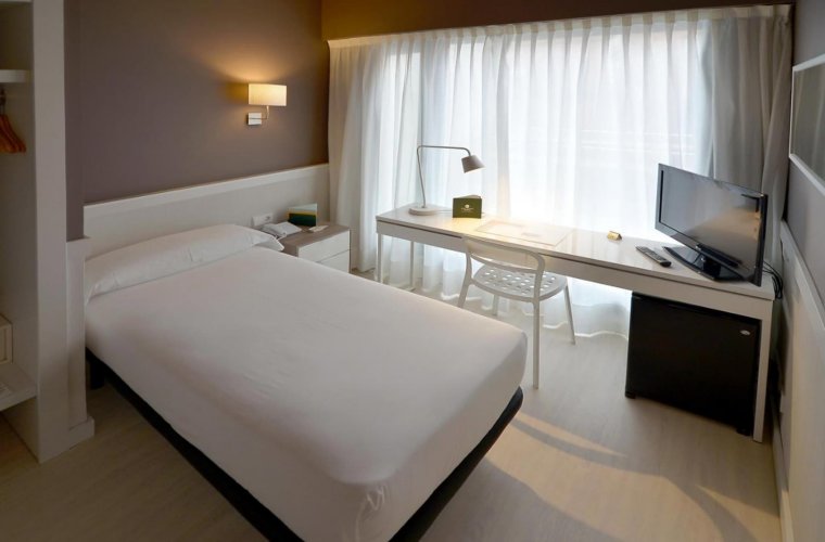 Фото Hotel Paral·lel