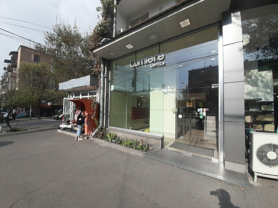 Opticial store Lumiere, Yerevan, photo