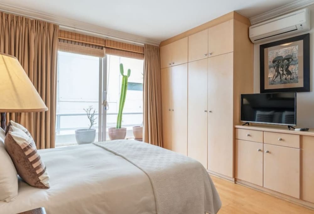 Фото Bantry Beach Luxury Suites