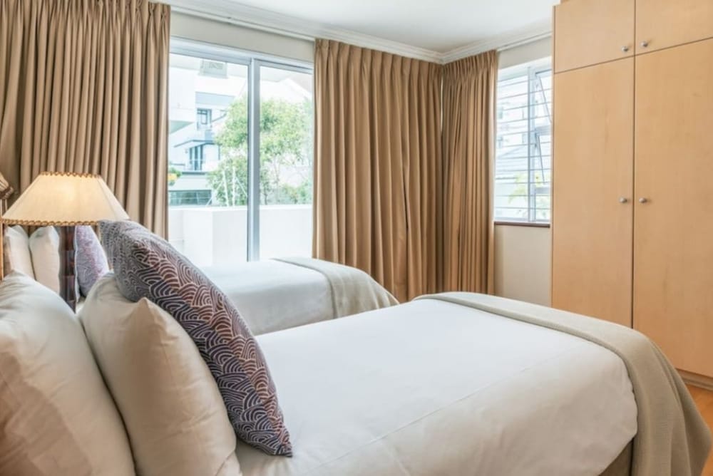 Фото Bantry Beach Luxury Suites