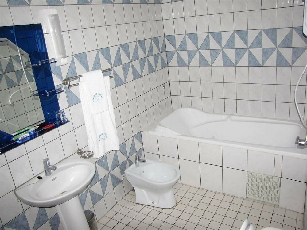 Фото Afrique Hotel Douala Airport