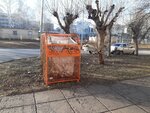 Сбор пластиковых бутылок и алюминиевых банок (Republic of Tatarstan, Naberezhnye Chelny, 44-y kompleks), waste sorting