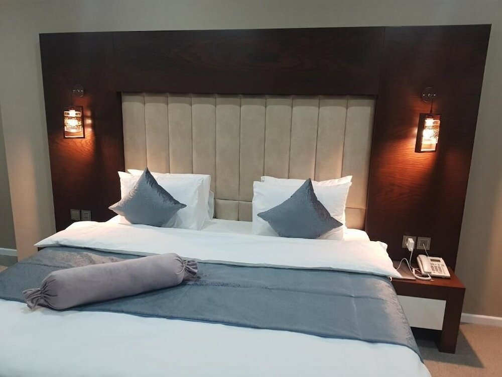 Фото  Parallel Hotel