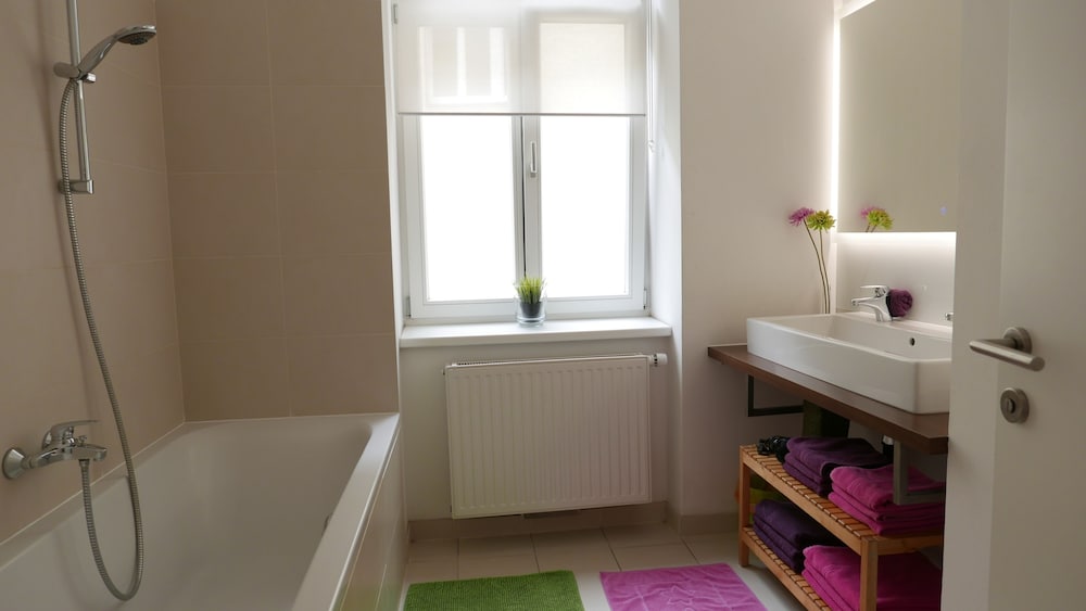 Фото GoVienna Modern Apartment