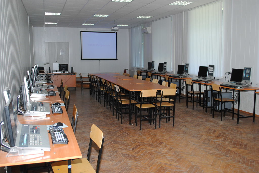 Colegio College of Electronics, Information and Industrial Technology, , foto