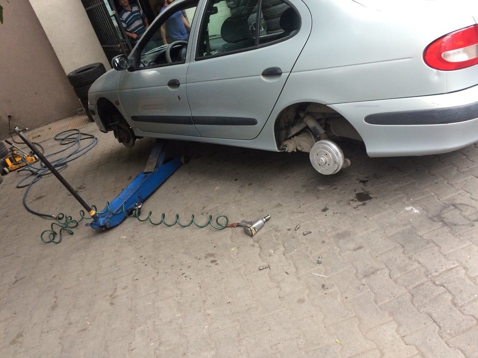 Jant ve lastikçiler Hekimoğlu Lastik, Kadıköy, foto