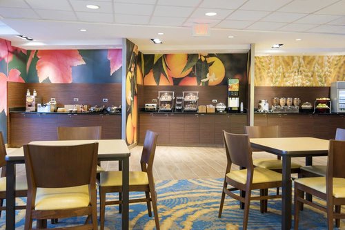 Гостиница Fairfield Inn & Suites Tampa Westshore Airport в Тампе