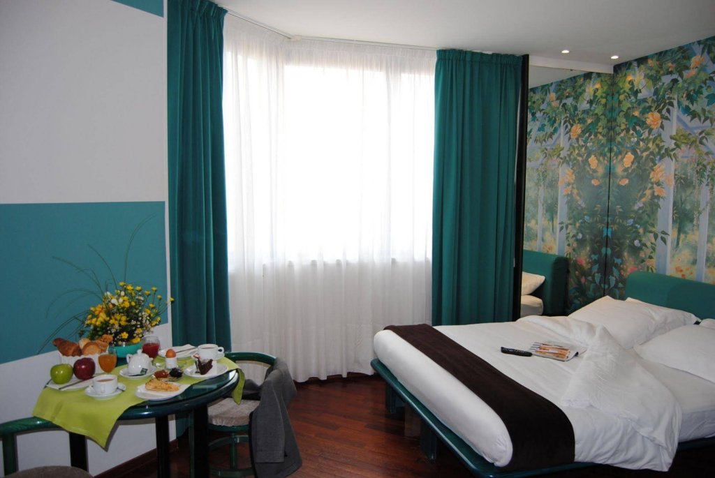 Фото Business Hotel