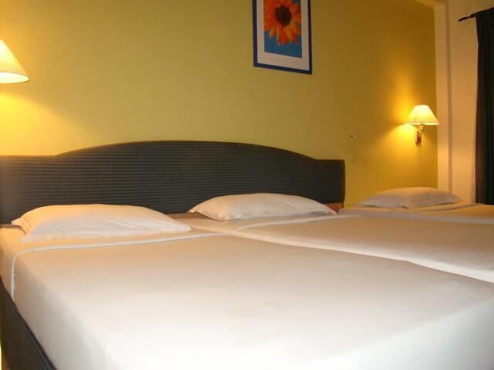 Фото Collection O 28825 Oriental Inn