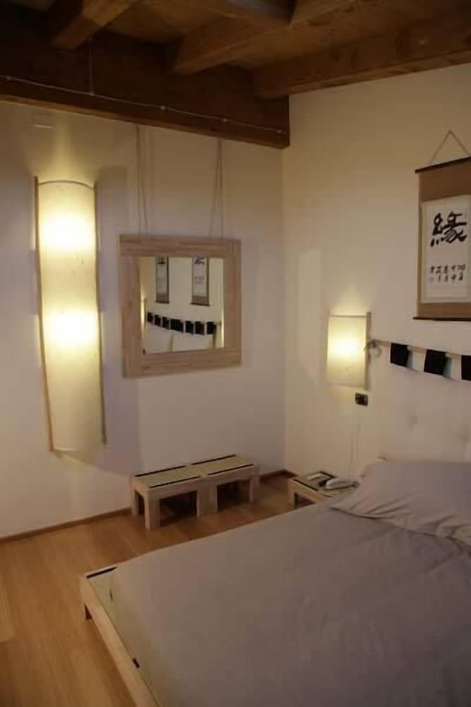 Фото Otto Ducati d'Oro