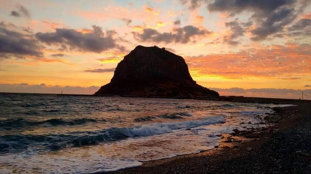 Фото Filoxenia Hotel