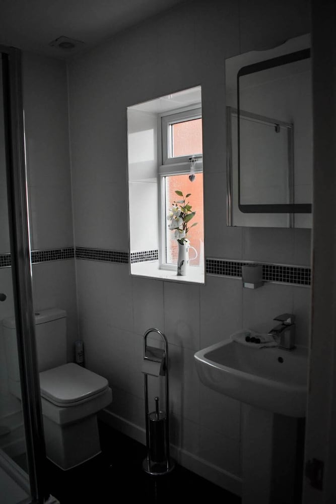 Фото Tlc Exmouth Bed and Breakfast