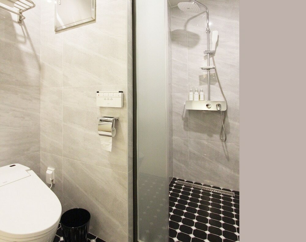 Фото Seven Bricks Hotel