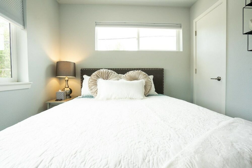 Фото The Tennyson Adventure A Luxury Townhome With Private Balcony