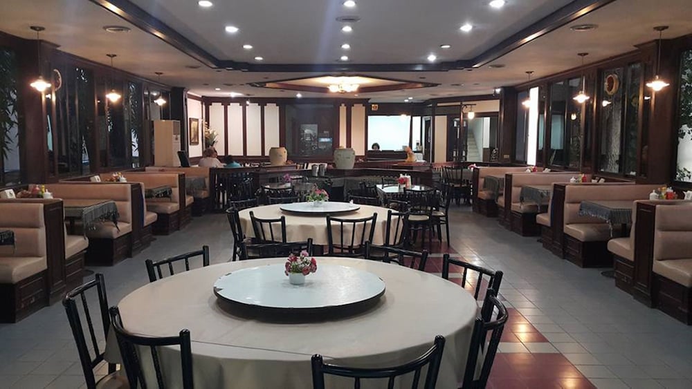 Фото Phuphaya Hotel