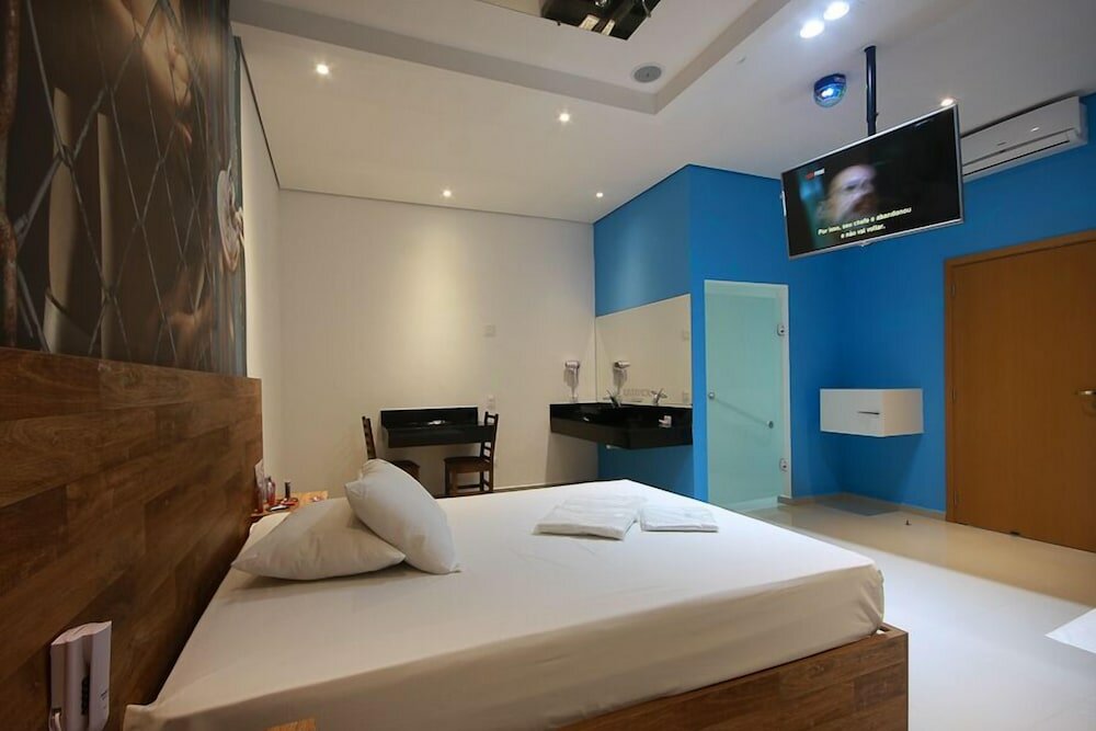 Фото Liverpool Hotel & Motel