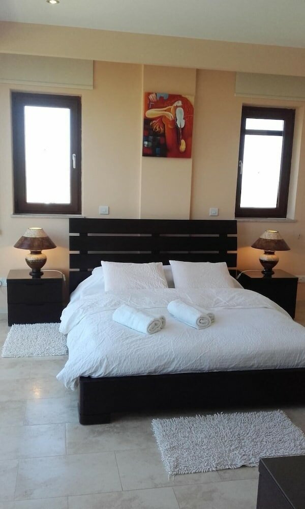 Фото Starlit Villa