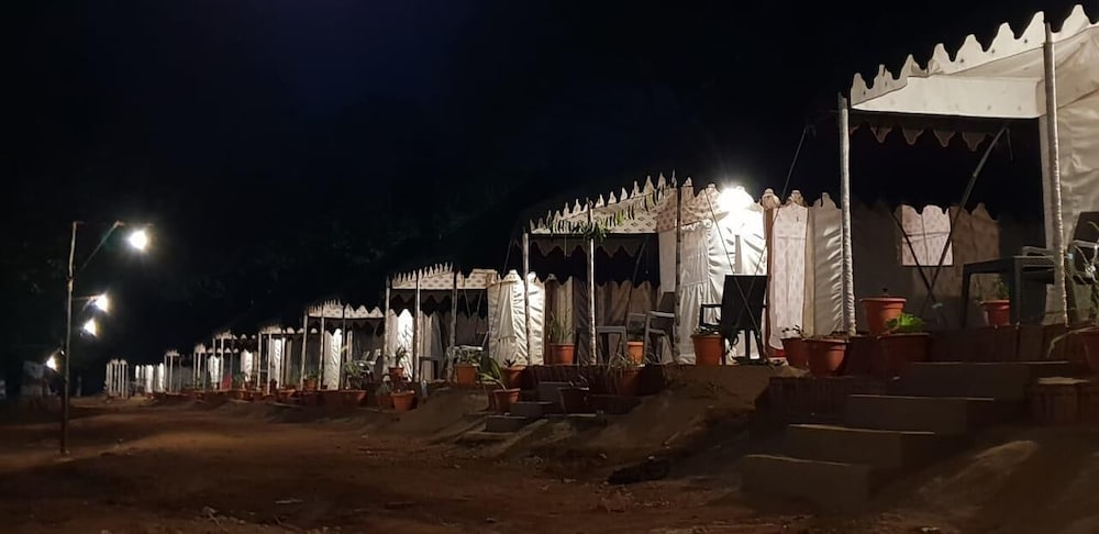 Фото Satpura Adventure Resort & Camping