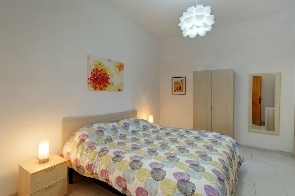 Фото Seafront Apartment, Marvelous Views Gr8 Location