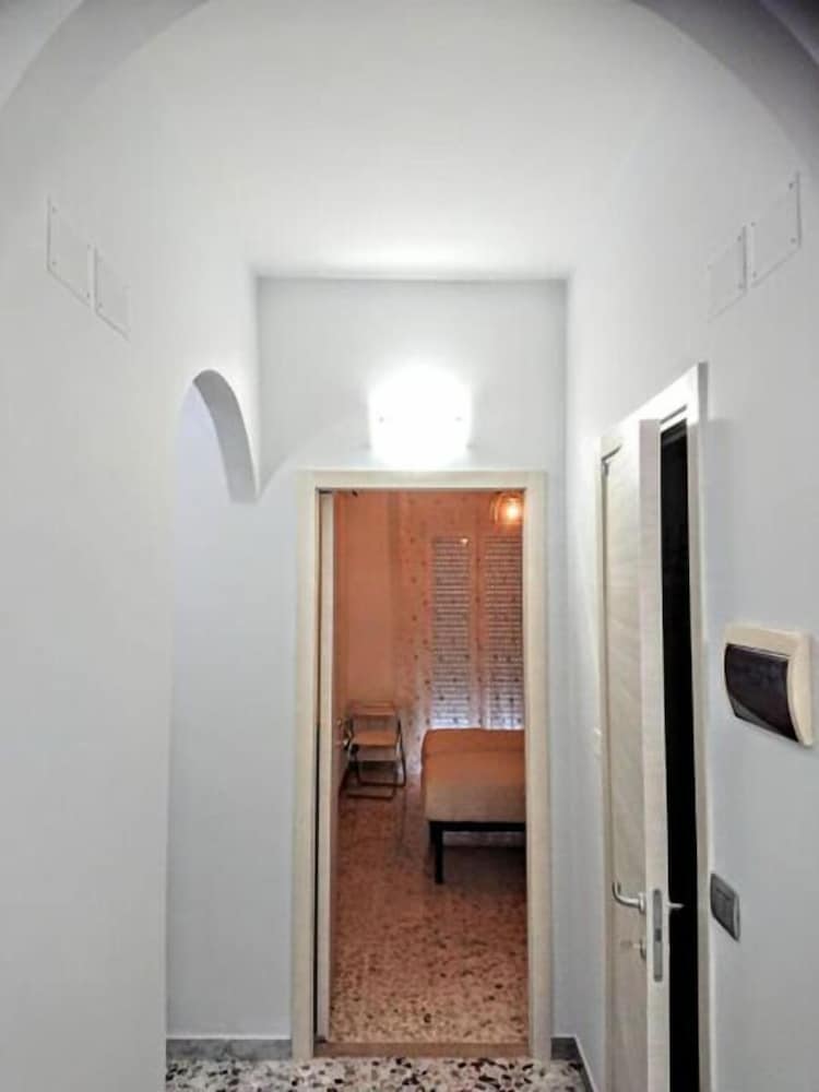 Фото Dimora Mastcarrir - Moderne camere in centro