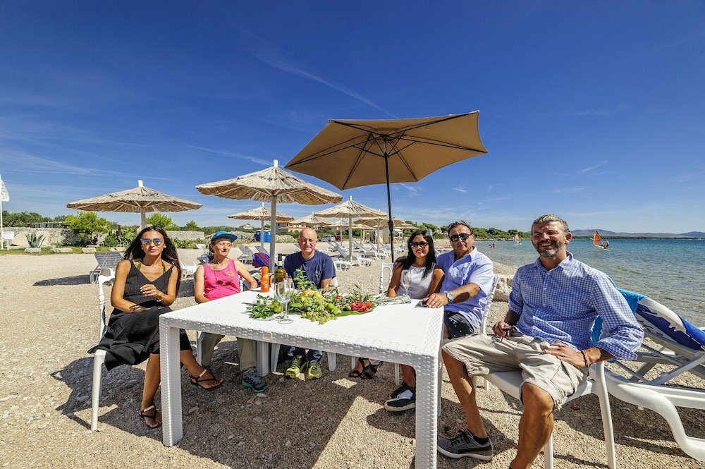 Фото Olive Garden Camp Resort