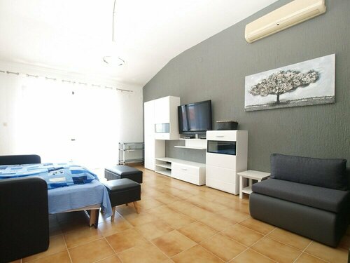 Гостиница House 747