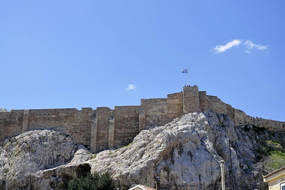 Фото Historic Plaka Apartments