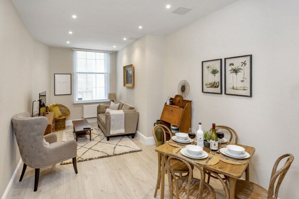 Фото Superior Stays Luxury Apartments - Bath City Centre