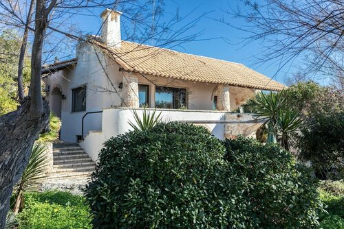 Апартаменты Emma's Villa facing the sea with swimming pool