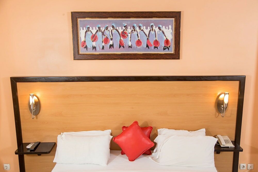 Фото La Cour Hotel Apartments