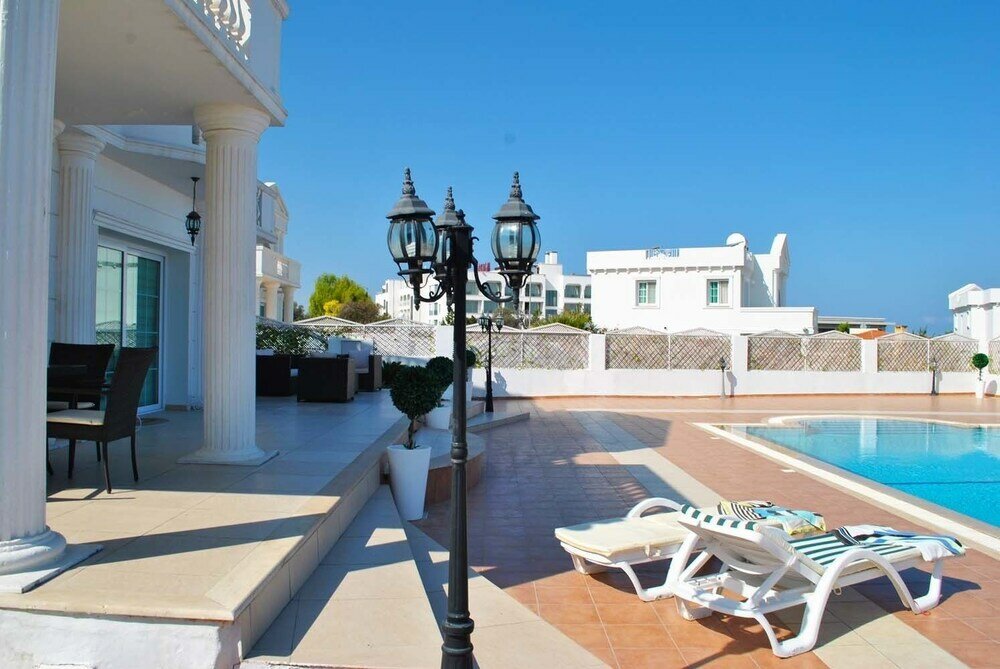 Фото Villa Roman by Amy Villasa