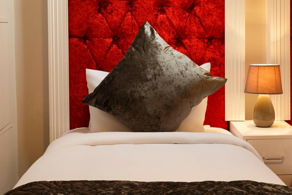 Фото The Temple Bar Lane by the KeyCollections