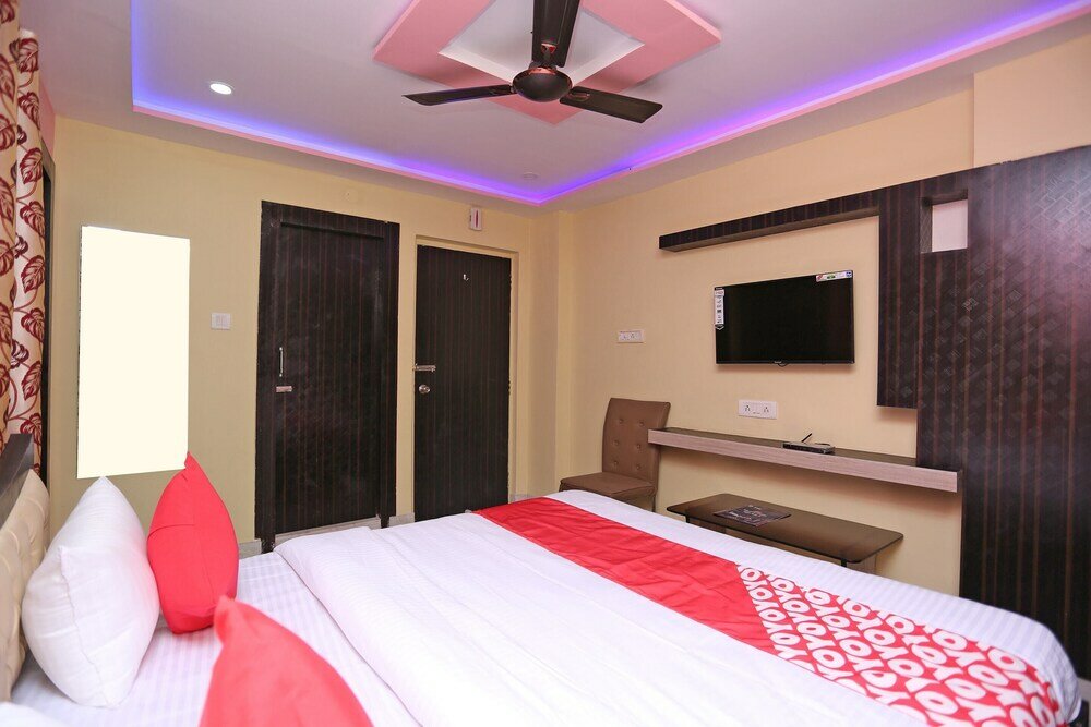 Фото Oyo 22566 Red Velvet Inn