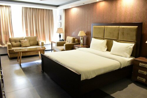 Гостиница Crown Royal Hotel Tyr в Суре