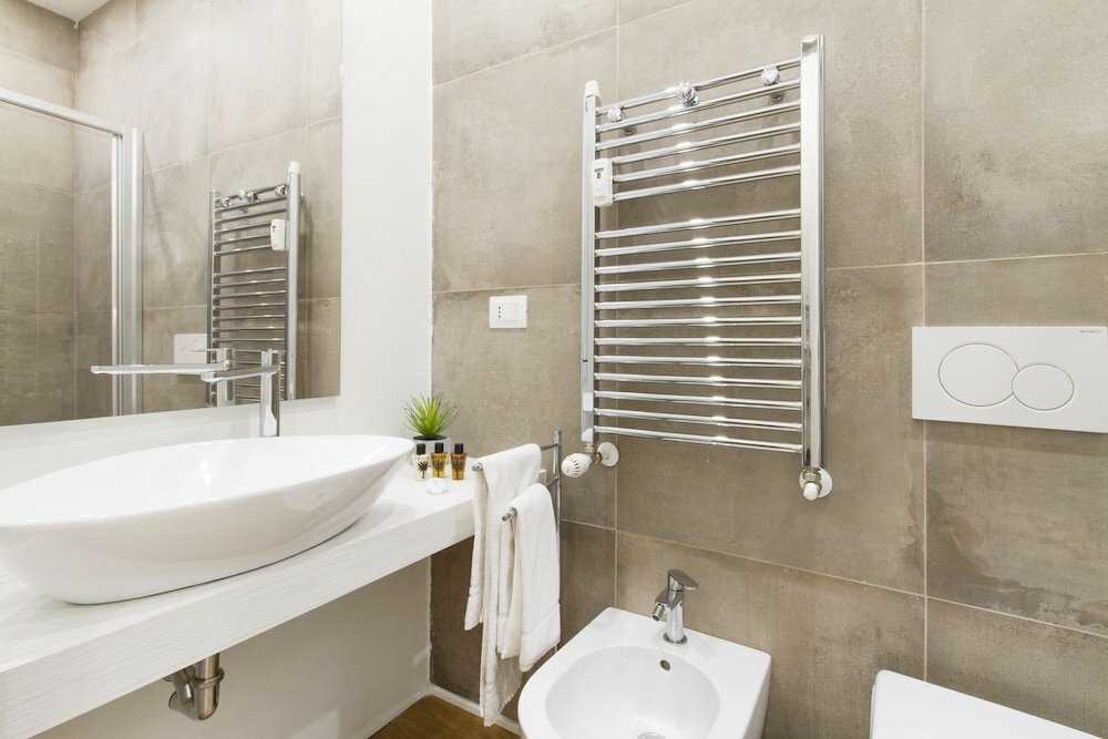 Фото GetTheKey San Vitale Apartment