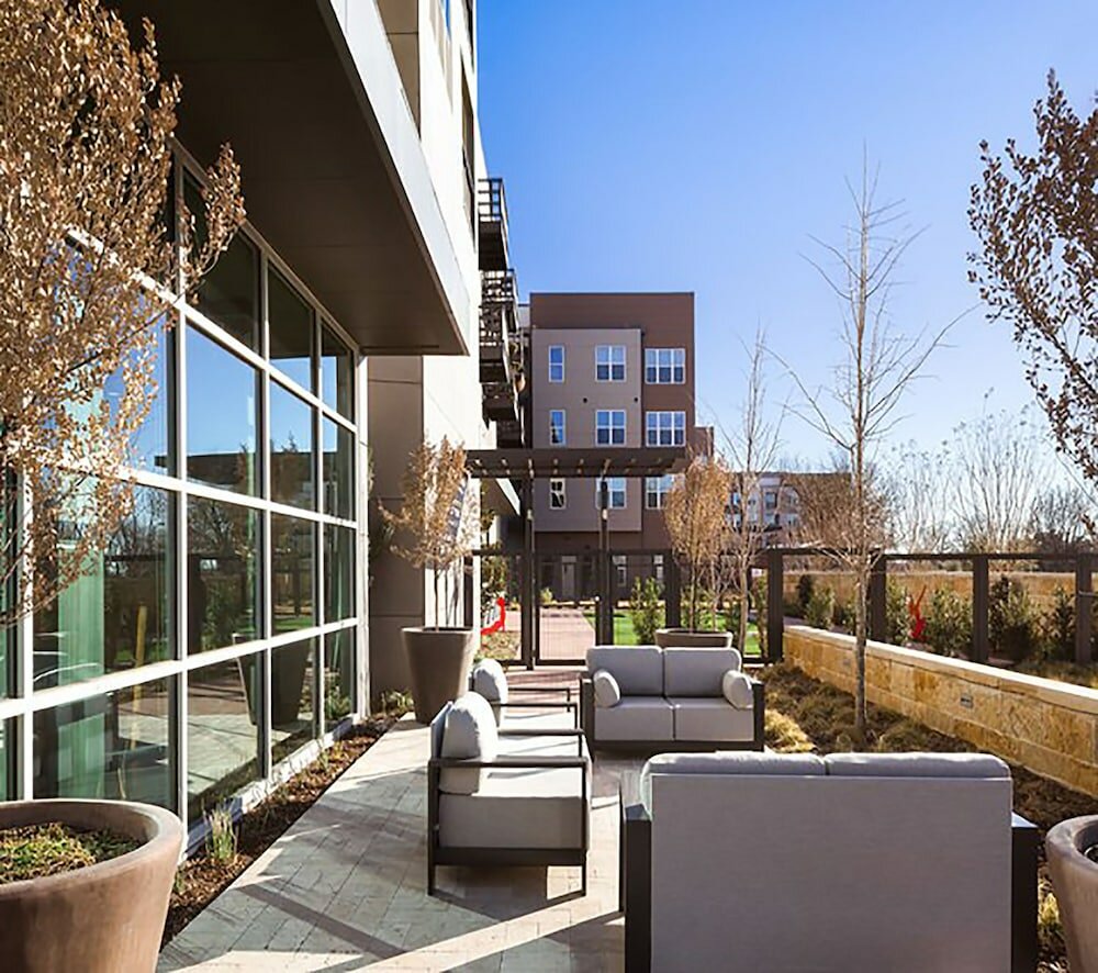 Фото Urbanlights at Legacy West