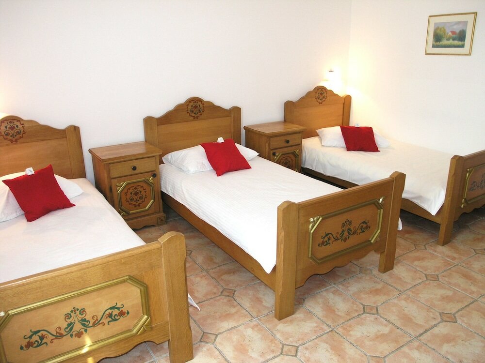 Фото Hotel Kralj Tomislav