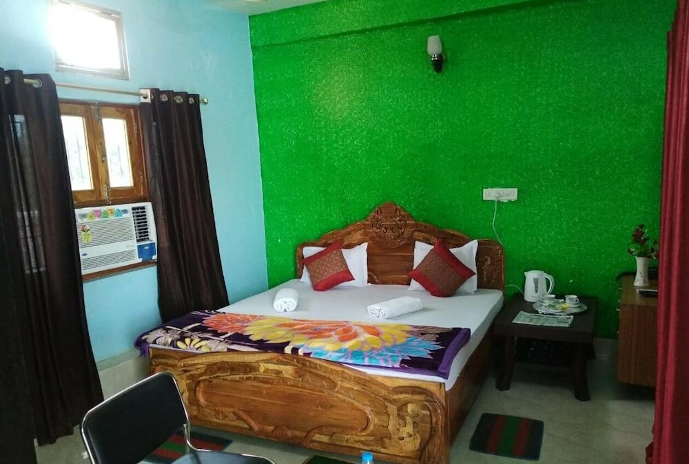 Фото Hotel Anand Lok