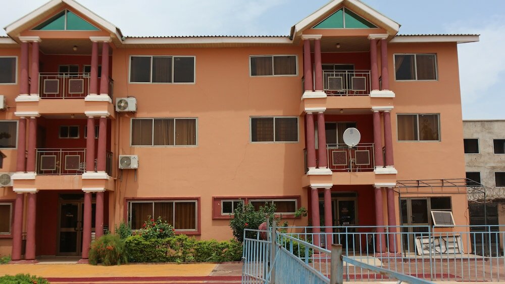 Фото Bigiza Court Hotel