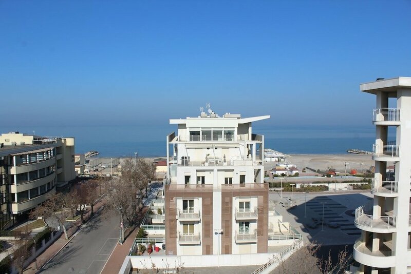 Гостиница Hotel Caesar в Мизано-Адриатико