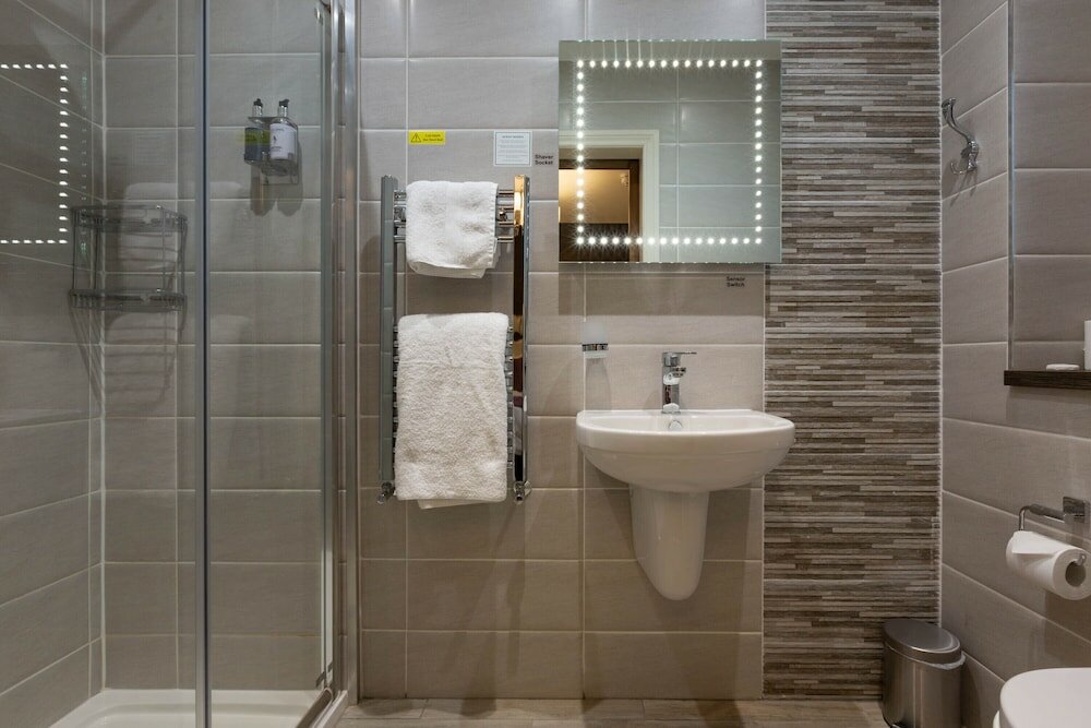 Фото The White Swan