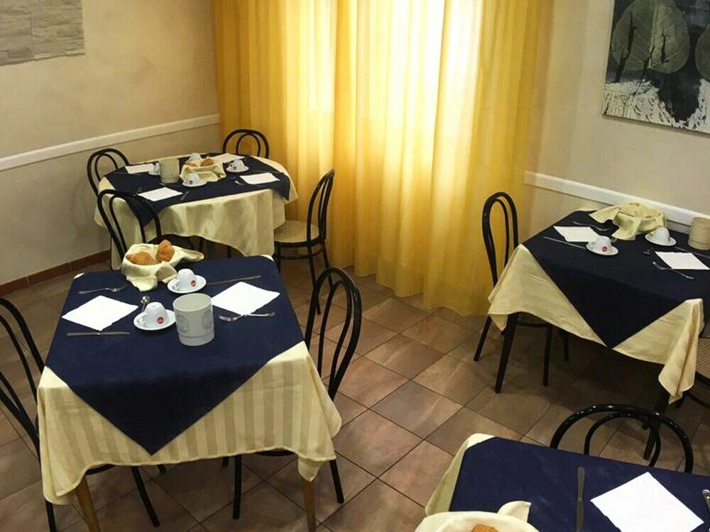 Фото Hotel Happy