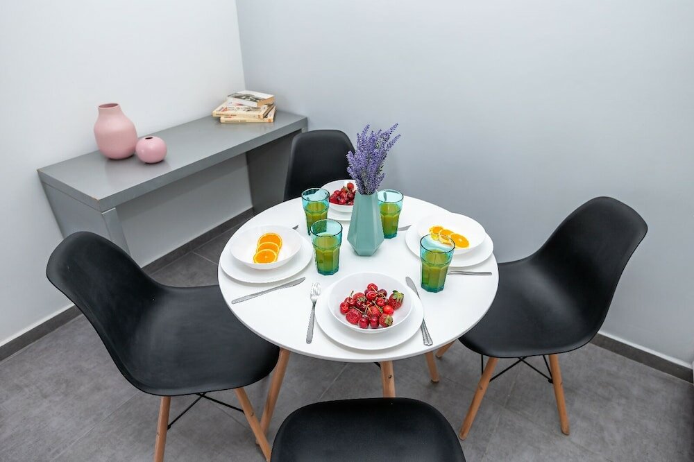 Фото Jonathan City Apartments