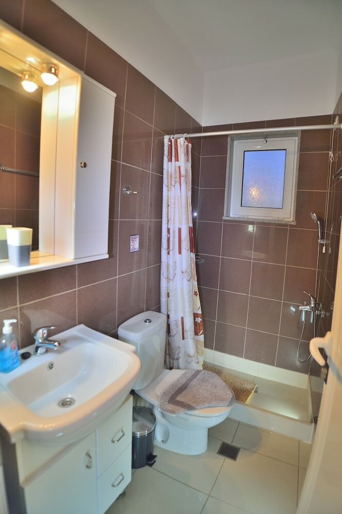 Фото Reina Apartments