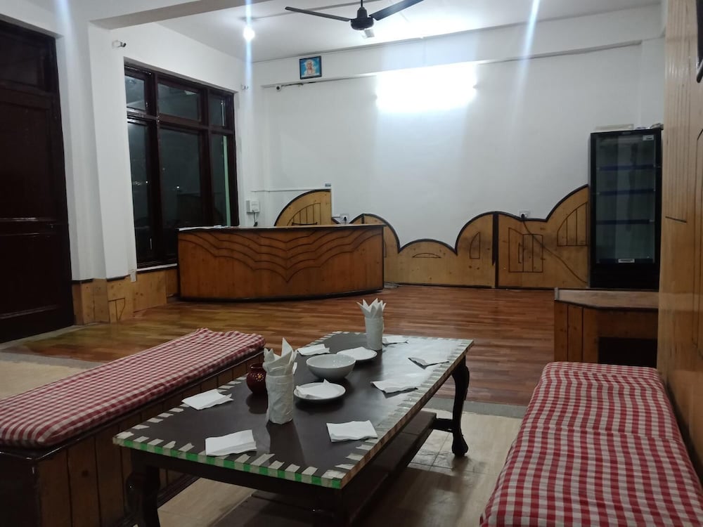 Фото Hotel Pine Spring