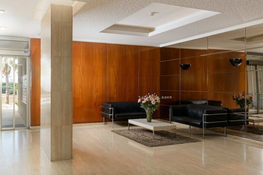 Фото 3br Apt Steps from Sea W Parking