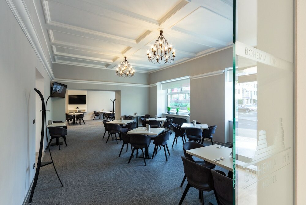 Фото Bohemia Inn Hotel